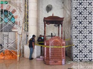 Pria Sakit Hati Bakar Mimbar Masjid di Makassar, Ini Respons Kemenag