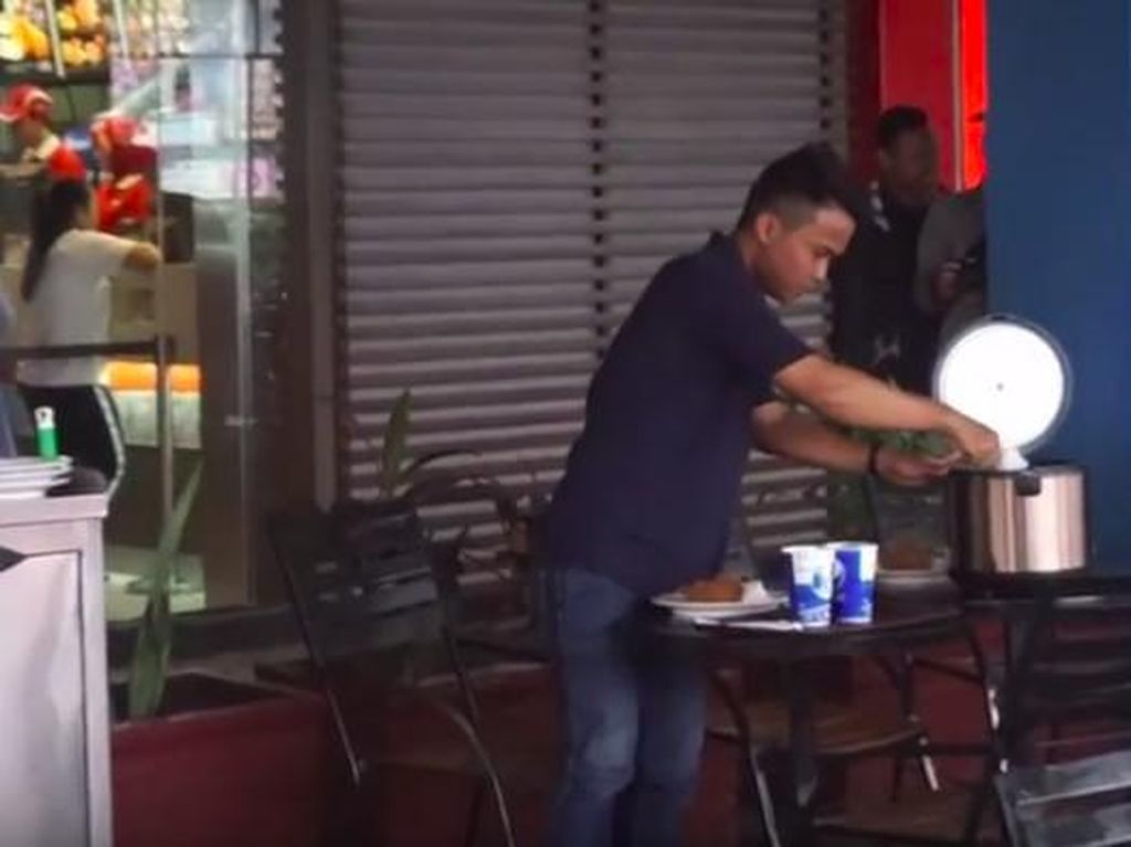 Pantang Malu! Orang-orang Ini Bawa Rice Cooker Isi Nasi Agar Hemat Makan di Restoran Pantang Malu! Orang-orang Ini Bawa Rice Cooker Isi Nasi Agar Hemat Makan di Restoran