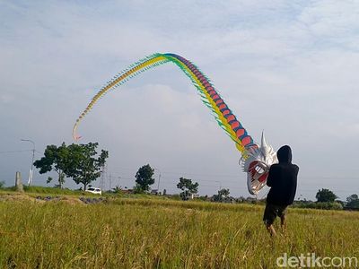 Perajin Layangan Naga Panen Cuan Kala Pandemi Melanda