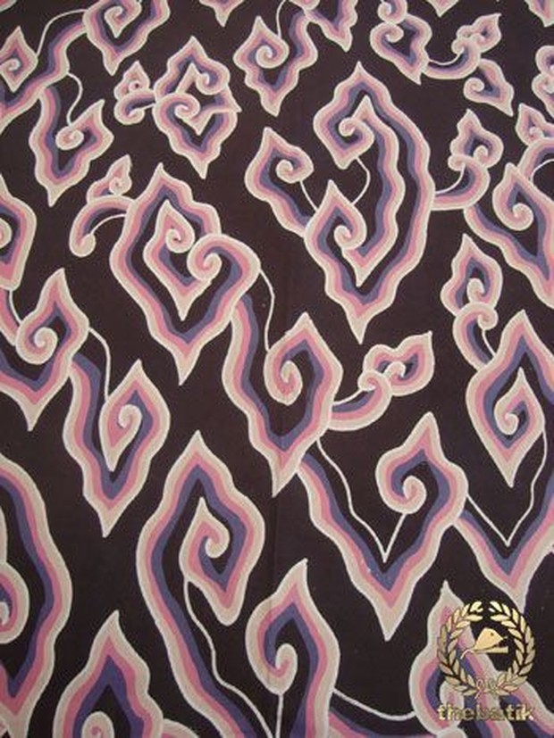 Pinterest.com/regitarufaida Batik Halus Cirebon punya harga mencapai Rp 30 juta.