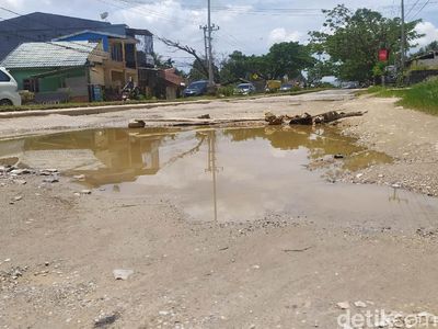 Potret Jalan yang Bikin Pemprov Sultra Dituding Buta Hati-Mati Rasa