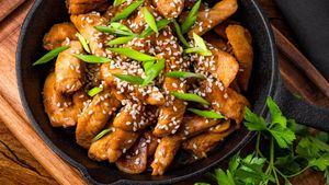 10 Resep Tumisan Ayam yang Praktis dan Enak Buat Makan Lauk Siang