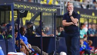 Barcelona-nya Ronald Koeman cuma meraih satu kemenangan dari lima pertandingan di seluruh ajang pada bulan September. (Foto: AP/Miguel Morenatti)