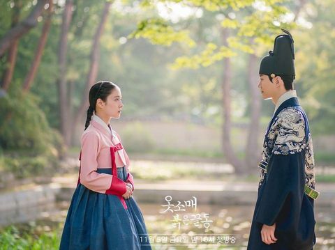 The Red Sleeve Cuff/ Foto : instagram.com/mbcdrama_now