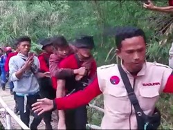 Kronologi Bocah Pendaki Hilang dan Ditemukan di Gunung Guntur