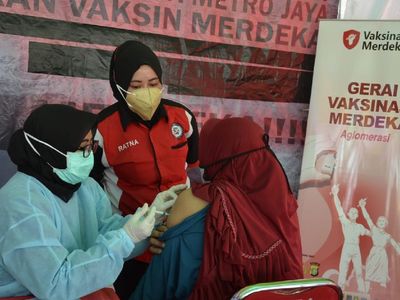 Vaksinasi Jemput Bola untuk Masyarakat Bekasi