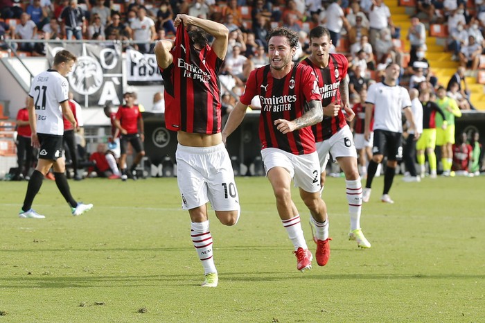 LA SPEZIA, ITALY - SEPTEMBER 25: Brahim Diaz of AC Milan celebrates after scoring a goal during the Serie A match between Spezia Calcio and AC Milan at Stadio Alberto Picco on September 25, 2021 in La Spezia, Italy.  (Photo by Gabriele Maltinti/Getty Images)