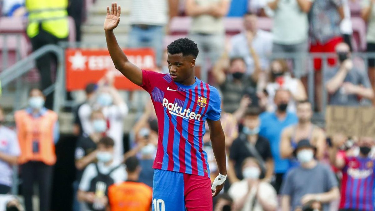 Kerja sama Barcelona dengan Rakuten akan segera berakhir. (Foto: AP/Joan Monfort)