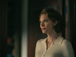 April Bowlby Bicara soal Naskah Doom Patrol: Itu Sungguh Gila