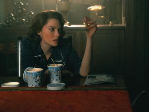 Bintangi Doom Patrol, April Bowlby: Mimpiku Jadi Nyata Bintangi Doom Patrol, April Bowlby: Mimpiku Jadi Nyata