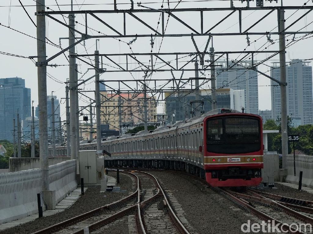 Naik KRL Bisa Nyambung KA Bandara di Stasiun Manggarai, Begini Caranya Naik KRL Bisa Nyambung KA Bandara di Stasiun Manggarai, Begini Caranya