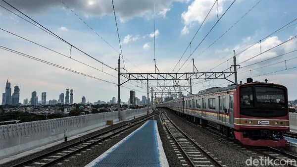 Asyik! Jalur Layang Bogor Line Stasiun Manggarai Mulai Beroperasi