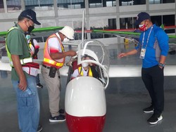 Duh! Landasan Belum Beres, Terbang Layang Pakai Runway Komersil Bandara Timika