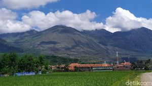 Foto: Gunung Guntur yang Mistis