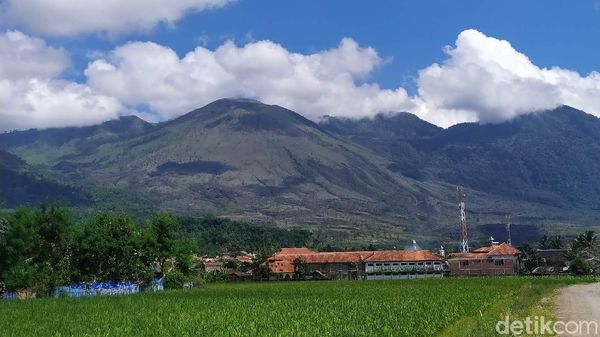 Foto: Gunung Guntur yang Mistis