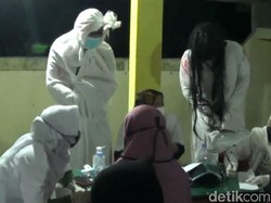 Ada Pocong Ikut Vaksinasi Covid-19 di Boyolali