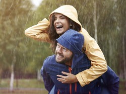 Waspada, Sebagian Besar Jatim Hujan Lebat Disertai Angin Kencang Hari ini