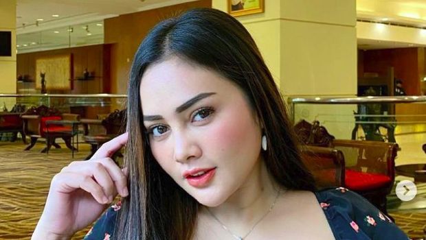Intan Ratna Juwita makin seksi dan menarik perhatian