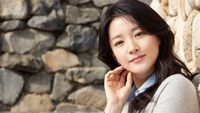 Potret Cantik Lee Young Ae yang Jadi Aktris Drakor Terkaya di 2024