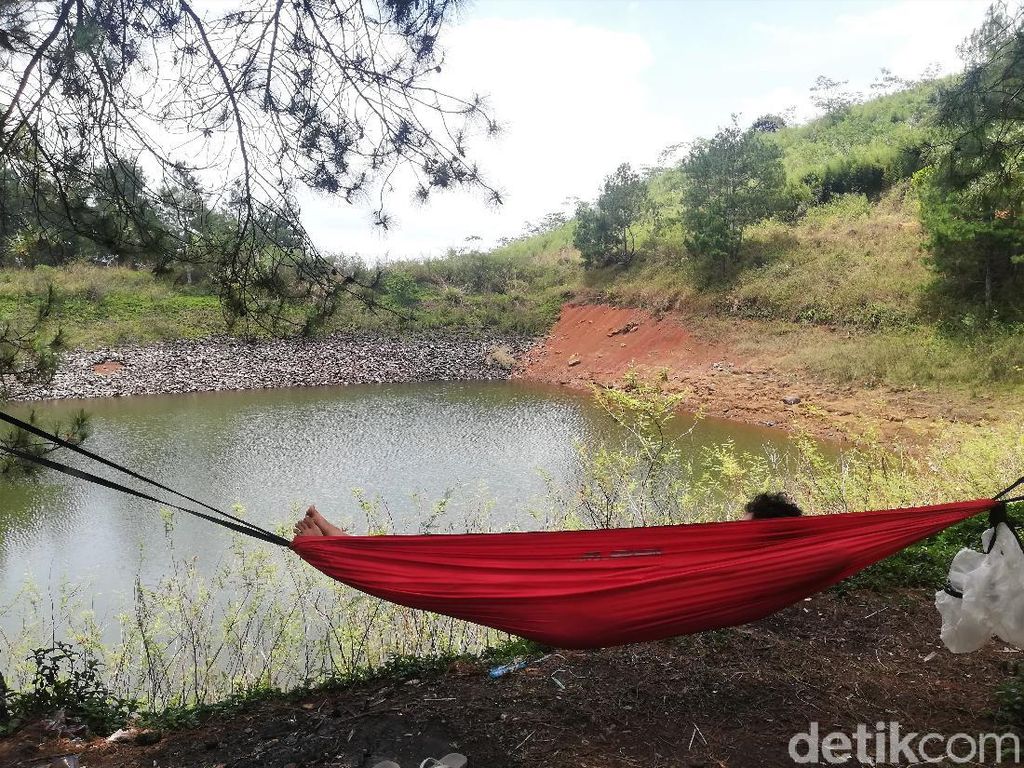 Melepas Penat Kala Akhir Pekan di Cekdam Cimarias Sumedang Melepas Penat Kala Akhir Pekan di Cekdam Cimarias Sumedang