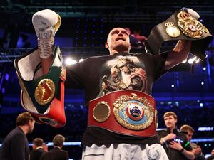 Oleksandr Usyk Lanjutkan Kejayaan Wladimir Klitschko