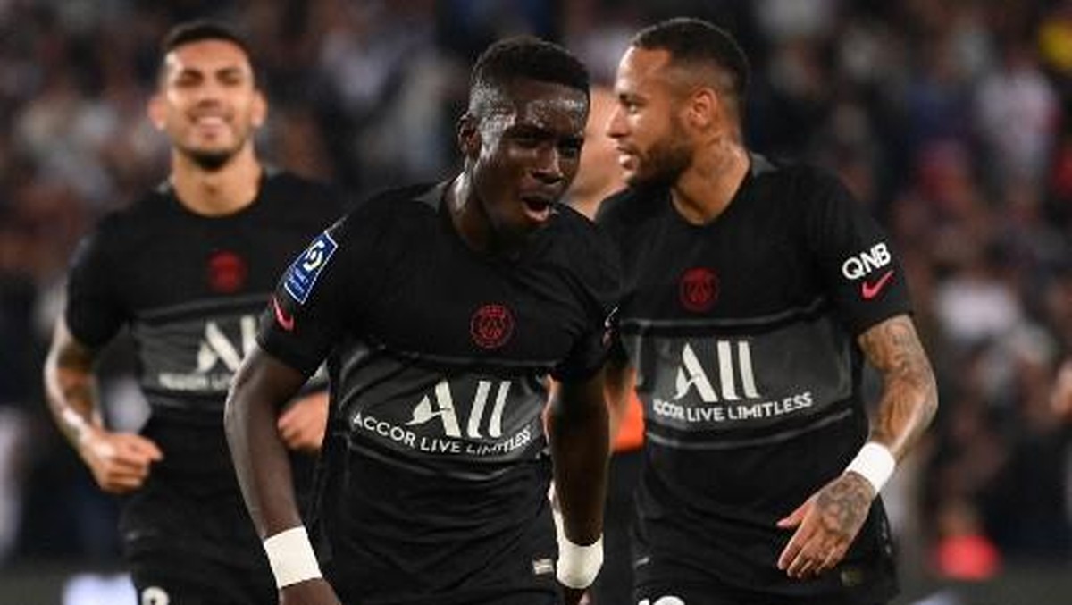 PSG masih belum terkalahkan di Liga Prancis musim ini. Foto: AFP/FRANCK FIFE