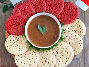 Resep Serabi Merah Putih Kuah Kinca yang Empuk, Cocok Buat Camilan Resep Serabi Merah Putih Kuah Kinca yang Empuk, Cocok Buat Camilan