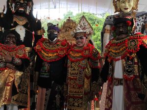 Semringahnya Penari Barongsai Ini Bertemu Sandiaga Uno di Bali