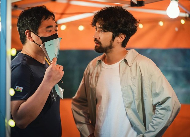 Siwon tampil berewok demi perannya di drama City Girl Drinkers