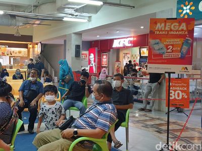 Tak Perlu Jauh-jauh ke Amerika, Vaksin Pfizer Ada di Transmart Lebakbulus