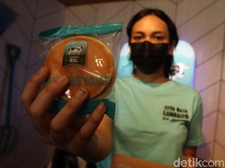 Terbaru di Bandung! Ada Surabiyaki, Sensasi Makan Surabi dan Dorayaki dalam Satu Gigitan