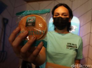 Terbaru di Bandung! Ada Surabiyaki, Sensasi Makan Surabi dan Dorayaki dalam Satu Gigitan Terbaru di Bandung! Ada Surabiyaki, Sensasi Makan Surabi dan Dorayaki dalam Satu Gigitan