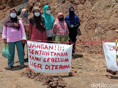 Tuntut Uang Ganti Rugi, Warga Terdampak Bendungan Bener Pasang Patok