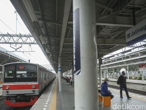 Antisipasi Macet Imbas Demo, 12 KA Jarak Jauh Singgah di Stasiun Jatinegara