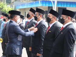 7 Karyawan TelkomGroup Dianugerahi Tanda Kehormatan Satyalancana