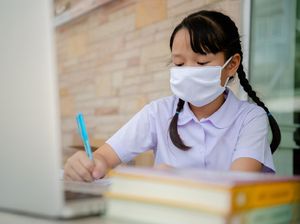 Mendikbud Bicara soal Isu 2,8% Sekolah Jadi Klaster Penularan Covid-19 Mendikbud Bicara soal Isu 2,8% Sekolah Jadi Klaster Penularan Covid-19