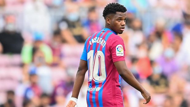 BARCELONA, SPAIN - SEPTEMBER 26: Ansu Fati of FC Barcelona looks on during the LaLiga Santander match between FC Barcelona and Levante UD at Camp Nou on September 26, 2021 in Barcelona, Spain. (Photo by David Ramos/Getty Images)