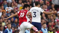 Arsenal yang menurunkan tempo permainan di babak kedua membuat Tottenham mampu menguasai bola lebih banyak.