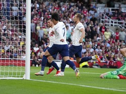Tottenham akhirnya bisa memangkas skor jadi 1-3 pada menit ke-79. Gol itu dicetak oleh Son Heung-min. 