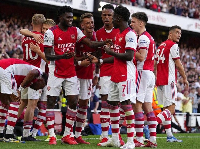 Arsenal's manager Mikel Arteta gestures during the English Premier League soccer match between Arsenal and Tottenham Hotspur at the Emirates stadium in London, Sunday, Sept. 26, 2021. (AP Photo/Frank Augstein)