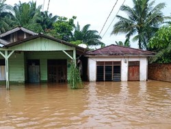 8 Kecamatan di Kota Padang Terendam Banjir, 418 Warga Dievakuasi
