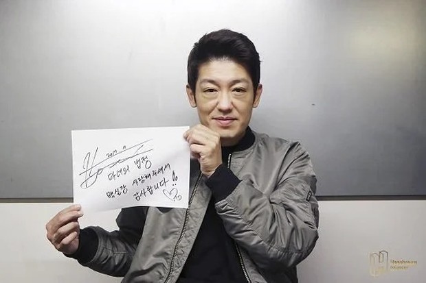 pria kelahiran 1977 ini ternyata pribadi yang hangat dan sayang keluarga