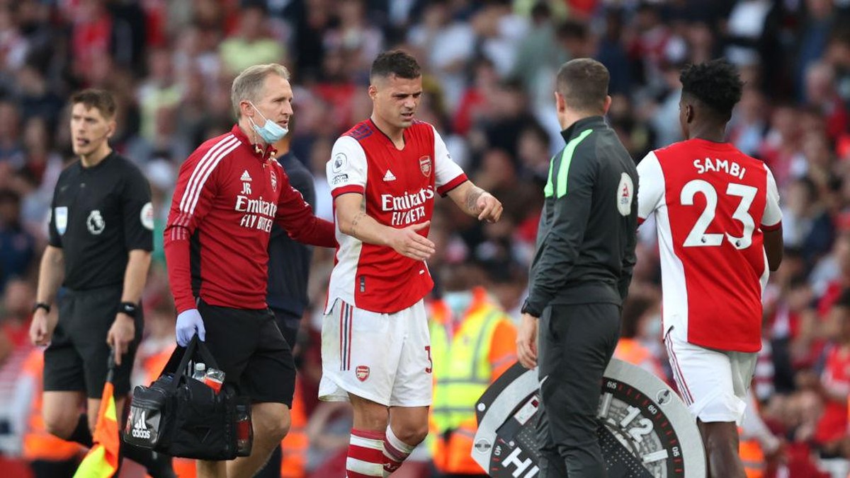 Granit Xhaka diperkirakan absen sampai akhir tahun. (Foto: Getty Images/Julian Finney)