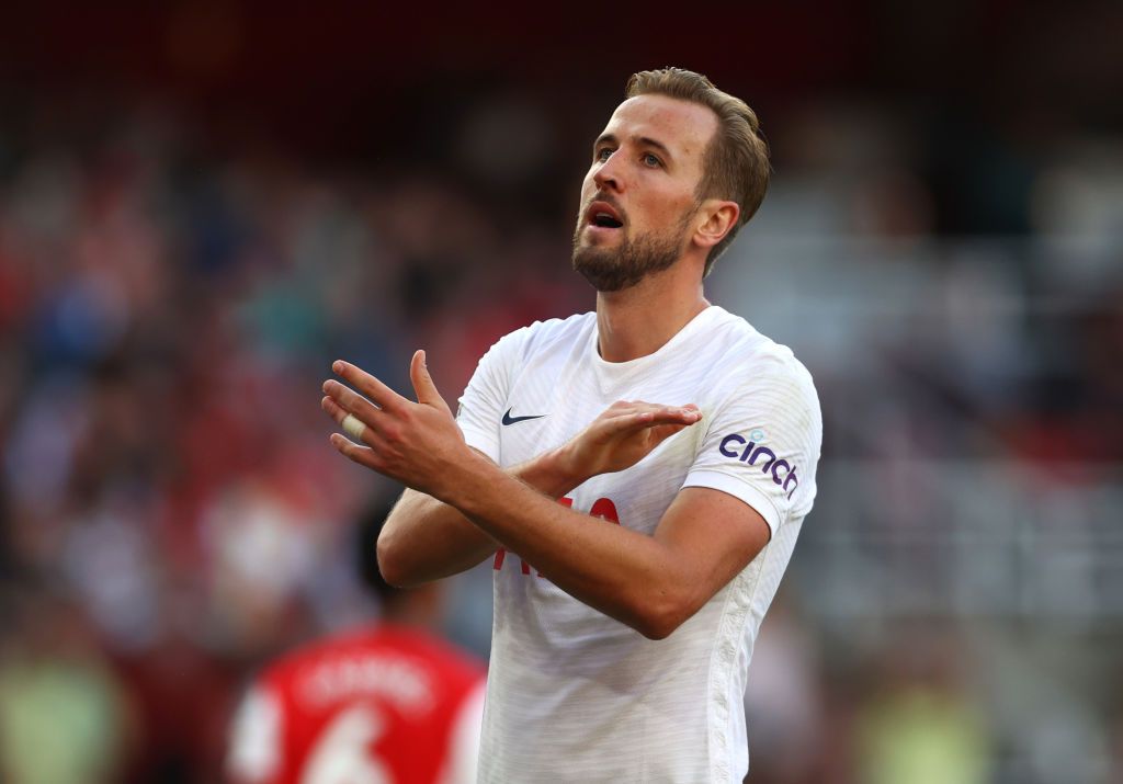 LONDON, ENGLAND - SEPTEMBER 26: Harry Kane of Tottenham Hotspur reacts after a missed chance during the Premier League match between Arsenal and Tottenham Hotspur at Emirates Stadium on September 26, 2021 in London, England. (Photo by Clive Rose/Getty Images)