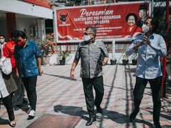 Sambangi Kantor PDIP Surabaya, Hasto Diskusi Bareng Walkot dan Ketua DPC