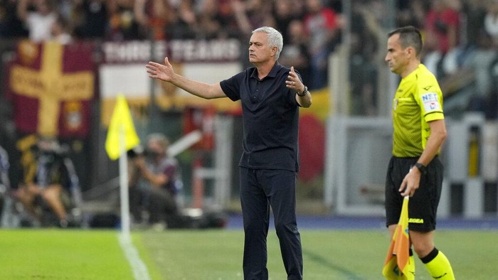 Romas head coach Jose Mourinho gestures during a Serie A soccer match between Lazio and Roma, at Romes Olympic Stadium, Sunday, Sept. 26, 2021. (AP Photo/Andrew Medichini)