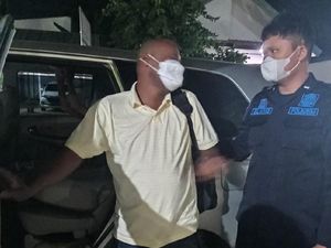 Kerap Buat Onar, 2 Pengungsi Timur Tengah Dikeroyok Warga di Makassar Kerap Buat Onar, 2 Pengungsi Timur Tengah Dikeroyok Warga di Makassar