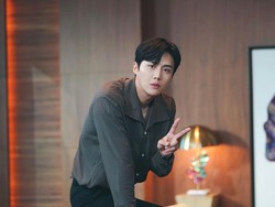 Respons Fans Usai Kim Seon Ho Rilis Permintaan Maaf