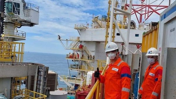 Momen Ahok Kunjungi Tasha di Lepas Pantai