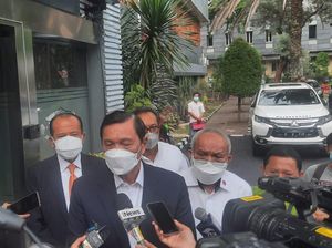1 Jam Diperiksa Polisi, Luhut Tegaskan Tak Punya Bisnis Tambang di Papua 1 Jam Diperiksa Polisi, Luhut Tegaskan Tak Punya Bisnis Tambang di Papua